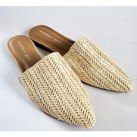 Madden Girl Flat Mules WMNS 7.5 Cream Tan Woven Raffia Pointed Toe Slide Slip On - Picture 1 of 9